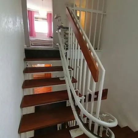 Bright House With A Beautiful Garden 度假居 *