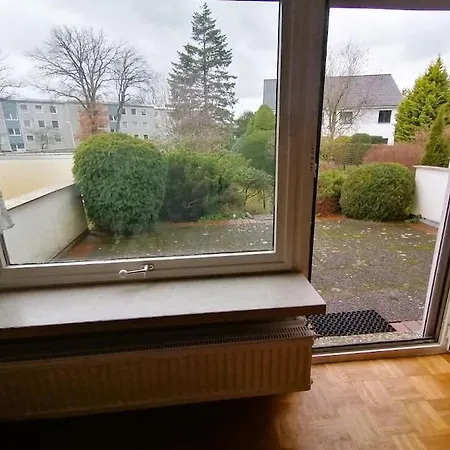 度假居 Bright House With A Beautiful Garden *