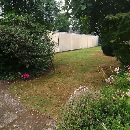 度假居 Bright House With A Beautiful Garden 伊塞尔恩哈根